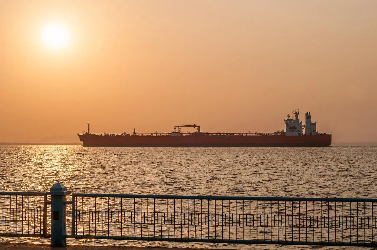 Russia’s Oil Export Revenue Slides as Production Declines