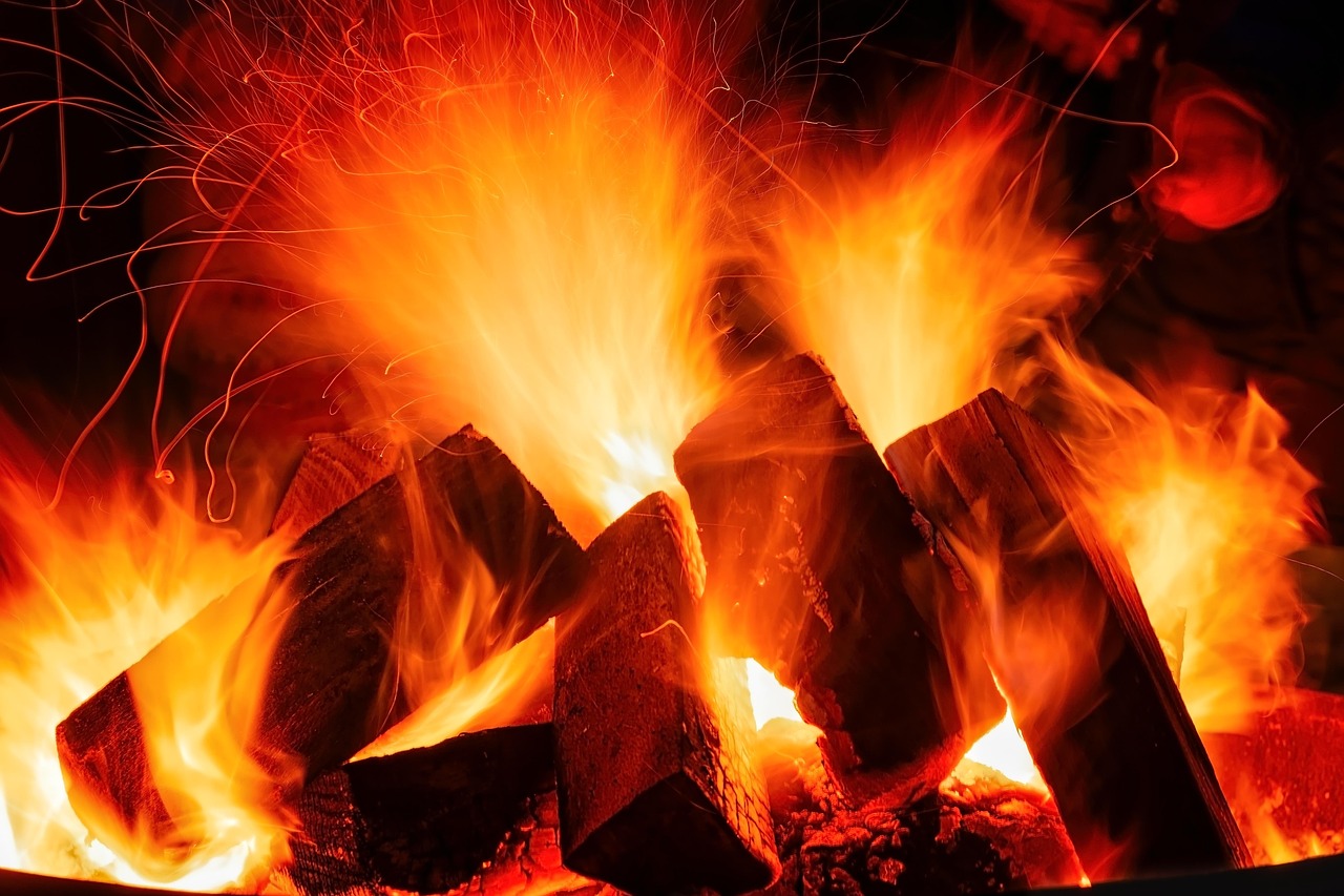 Drones hit major Perm oil refinery, spark blaze - video - The New Voice of Ukraine